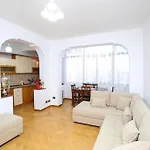 Valona * Vlorë