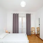 Valona * Wlora